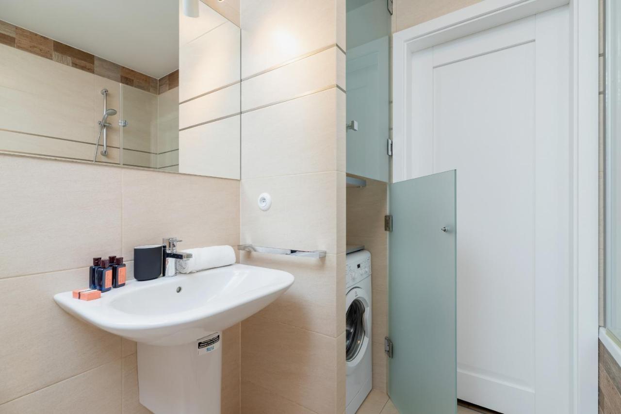 Politechnika Krakowska Apartment By Renters Prestige Exterior photo