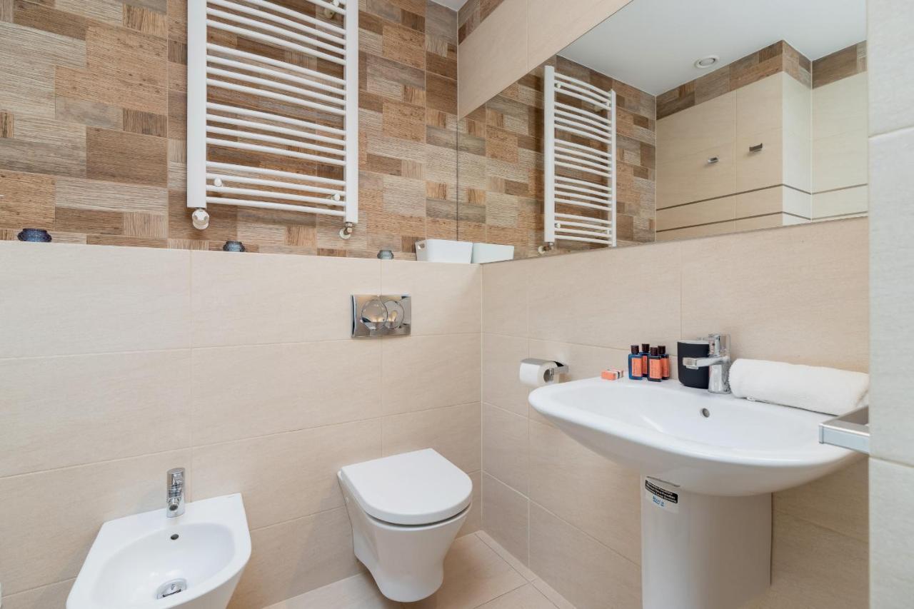 Politechnika Krakowska Apartment By Renters Prestige Exterior photo